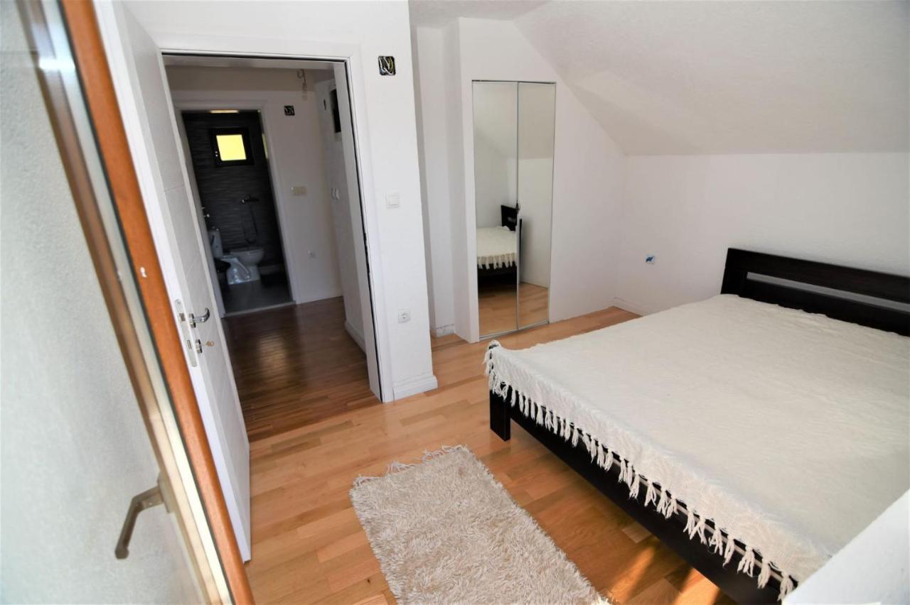 1060 Meet Eat Hike & Tour Villa Plav Exterior foto